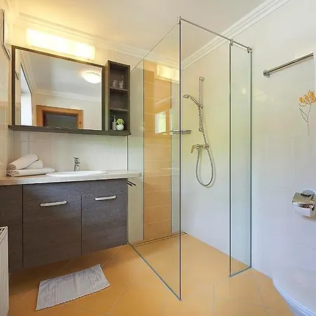 Handlerhof מריה אלם אם שטיינרנן מיר