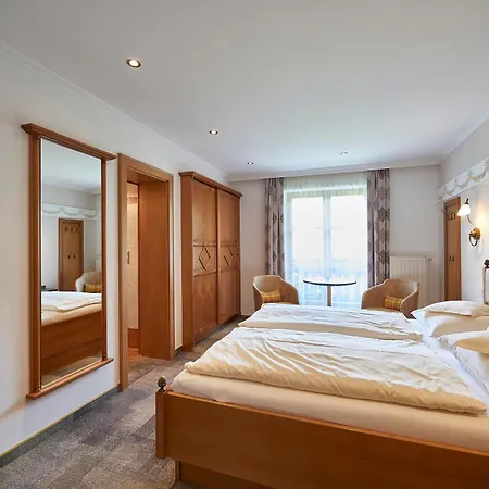 Handlerhof מלון 3*